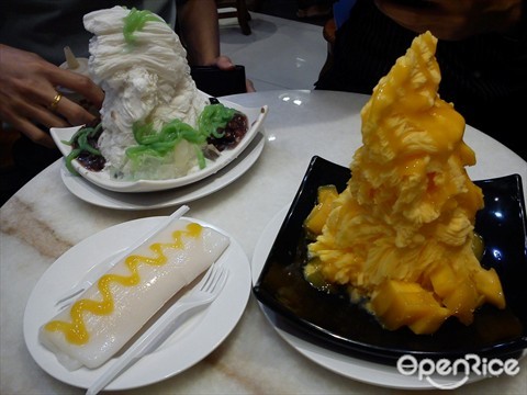 Shaved Ice and Mango Roll