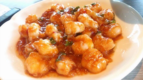 Stir-fried River Shrimp in Spicy Bean and Tomato Sauce